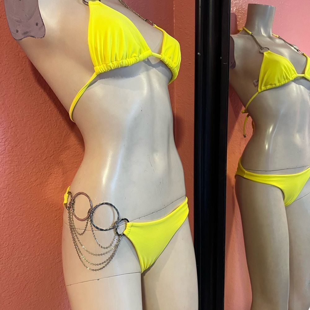 BEACH BUNNY BIKINI SET!! - Picture 11 of 12